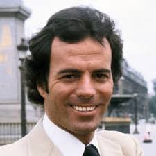 Biography.com_ Julio Iglesias Remains Latin Music's Beloved Star