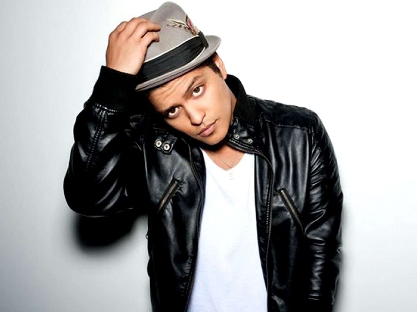 Bruno Mars: As melhores músicas - playlist by Miguel