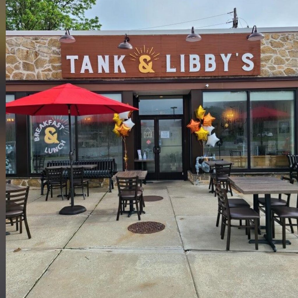 tank-and-libbys-restaurant-outdoor-sitting-1024x1024 Tank and Libby's Restaurant: American Classic Cuisine with a Twist